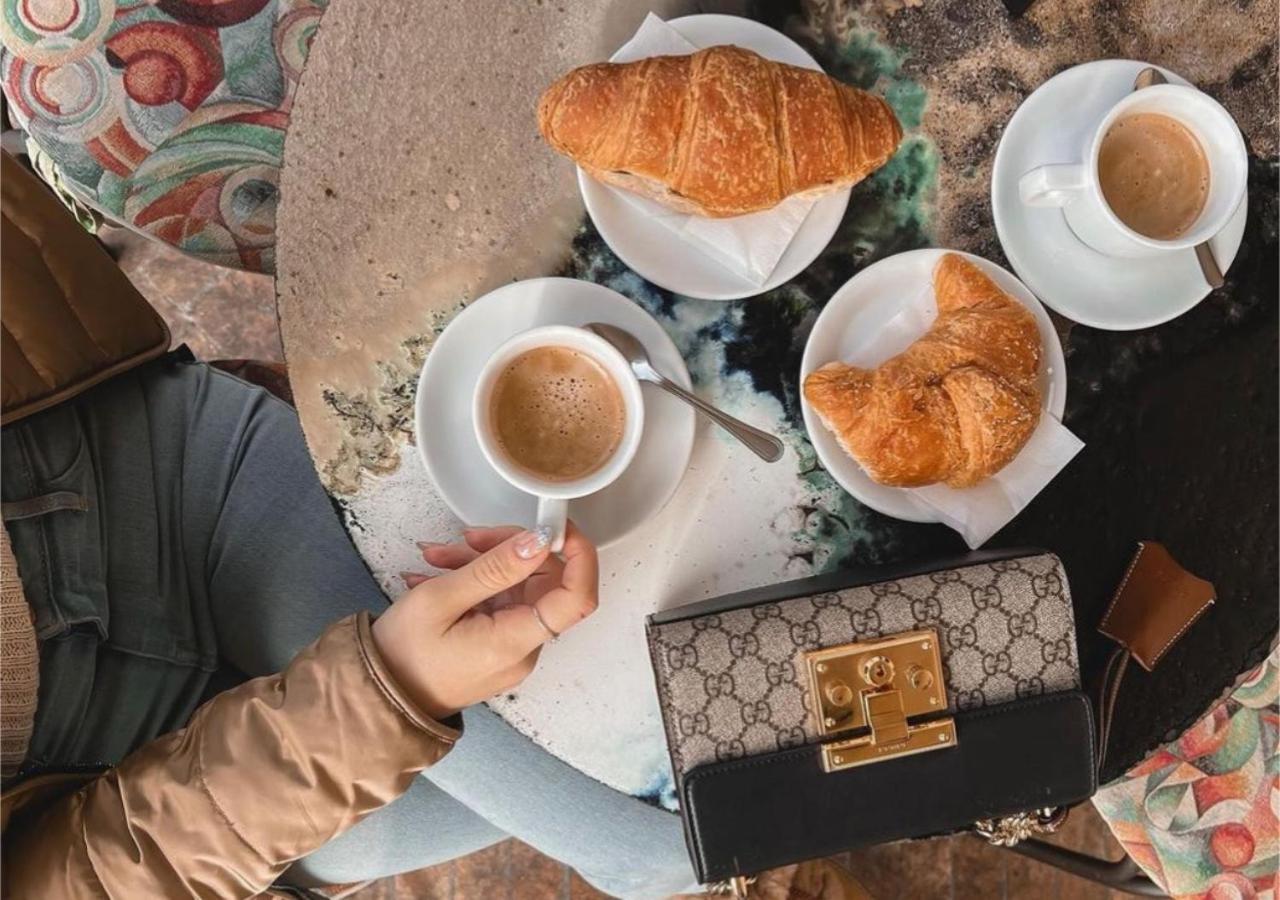 Sotto Gli Affreschi Del 1800 Con Colazione Inclusa Asís Exterior foto